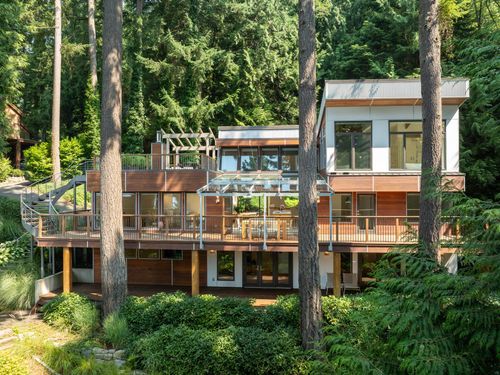170 Sunset Dr, Lions Bay, BC, V7W3G7 | Card Image
