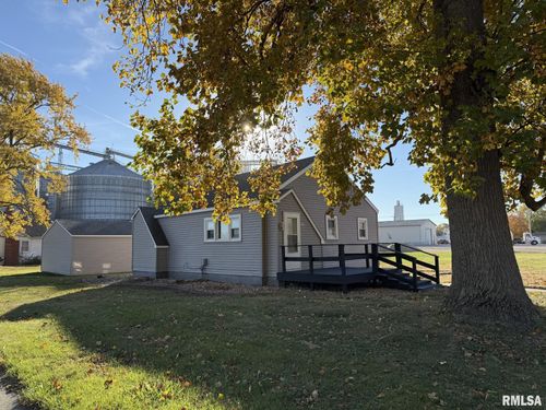 215 S Chamberlain St, Roseville, IL, 61473-9568 | Card Image