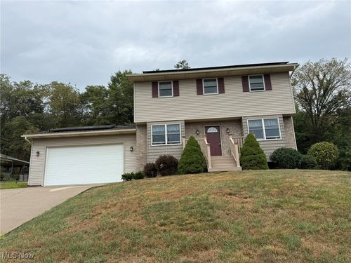 1024 Thomas Dr Sw, New Philadelphia, OH, 44663-8604 | Card Image
