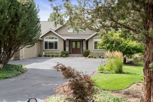 909 Willet Ln, Redmond, OR, 97756-8363 | Card Image