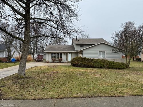 16244 Delmont Ave, Strongsville, OH, 44136-6406 | Card Image