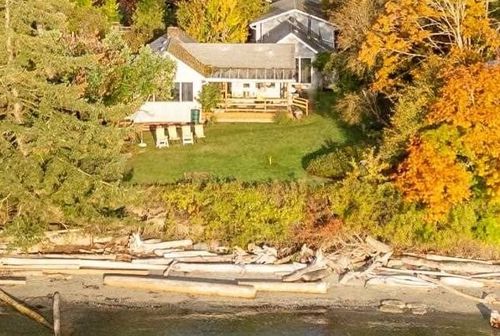105 Madrona Rd, Galiano Island, BC, V0N1P0 | Card Image
