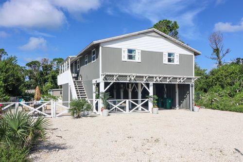 2940 Bourbon St, Grove City, FL, 34224-5512 | Card Image