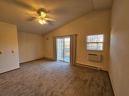 unit-2b-1435 Spring Brook Ct, Round Lake Beach, IL, 60073-4613 | Card Image