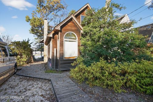 111 Lawshe Dr, Pine Beach, NJ, 08741-1421 | Card Image