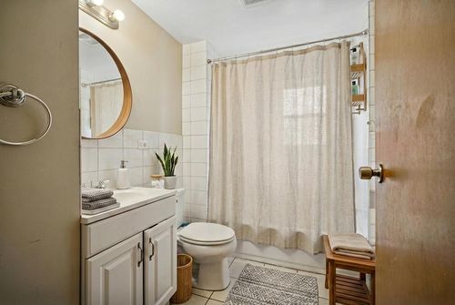 225 Burchell Ave, Highwood, IL, 60040-1201 | Card Image