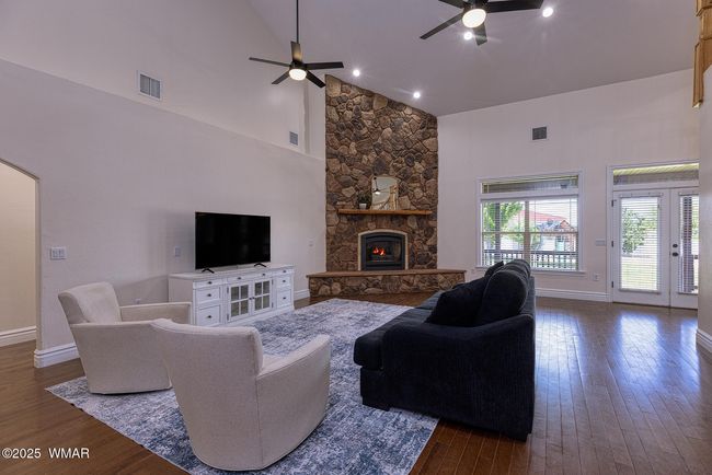 Inviting Living Room | Image 17
