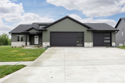 3988 Peridot Dr, Marion, IA, 52302-8826 | Card Image