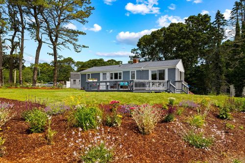 20 Robin Rd, West Yarmouth, MA, 02673-3758 | Card Image