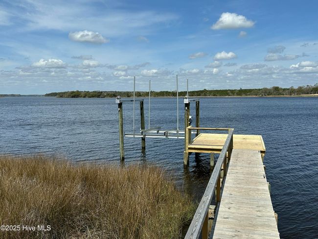 New 7, 000 LB Boat Lift & Extended Pier | Image 19