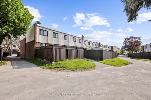 73-1100 Oxford St, Oshawa, ON, L1J6G4 | Card Image