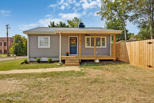244 Vermont Ave, Oak Ridge, TN, 37830-6453 | Card Image