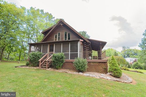 1337 Cedar Ln, SHEPHERDSTOWN, WV, 25443-3569 | Card Image