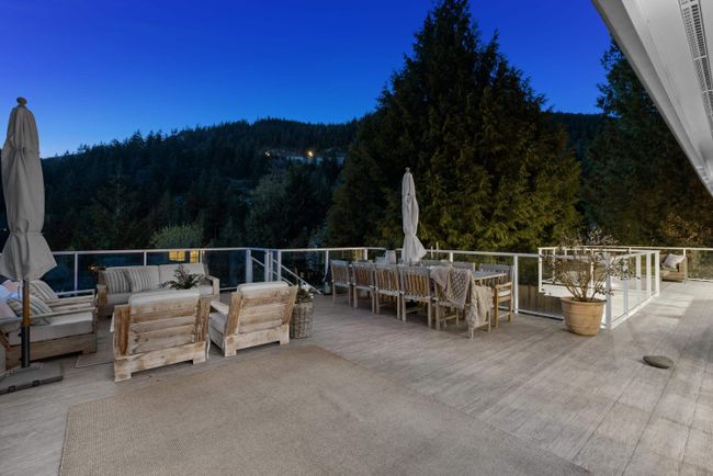 5727 Bluebell Drive, House other with 4 bedrooms, 4 bathrooms and 5 parking in West Vancouver BC | Image 9