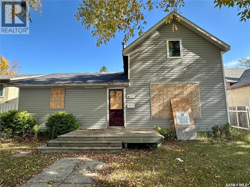 1852 102nd St, North Battleford, SK, S9A1H5 | Card Image