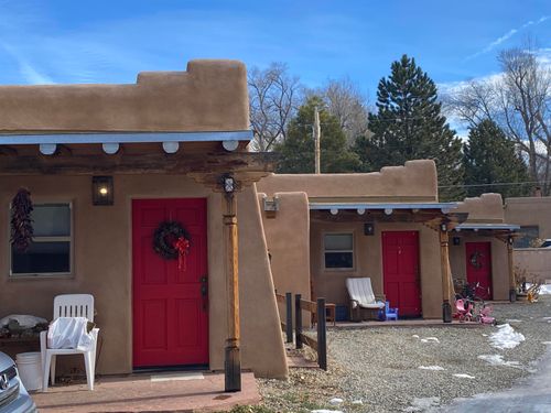 417 Liebert St, Taos, NM, 87571-6928 | Card Image