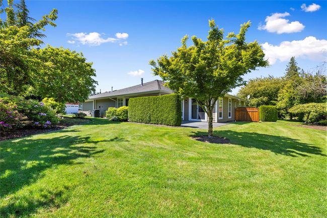 Gorgeous yard is well landscaped | Image 22