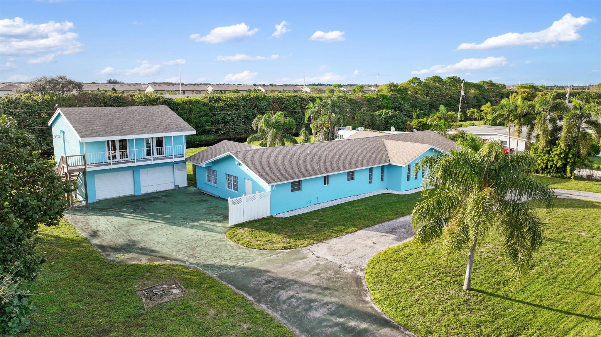 Akron Rd, Lake Worth, FL 33467