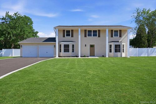 5 Bernice Ct, Coram, NY, 11727-1921 | Card Image