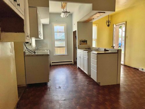 218 E Rising St, Davison, MI, 48423-1612 | Card Image