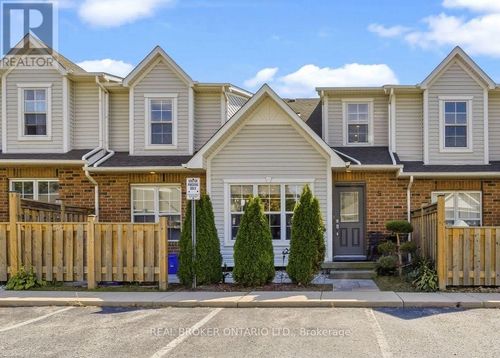5-1085 Harrogate Dr, Ancaster, ON, L9K1R2 | Card Image