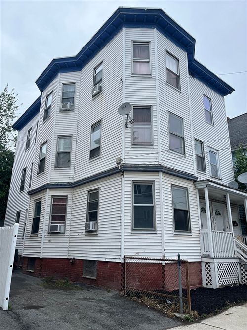 73 Woodman St, Lynn, MA, 01905-2170 | Card Image