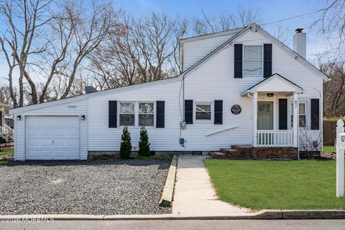 82 Clearwater Dr, Waretown, NJ, 08758-2505 | Card Image