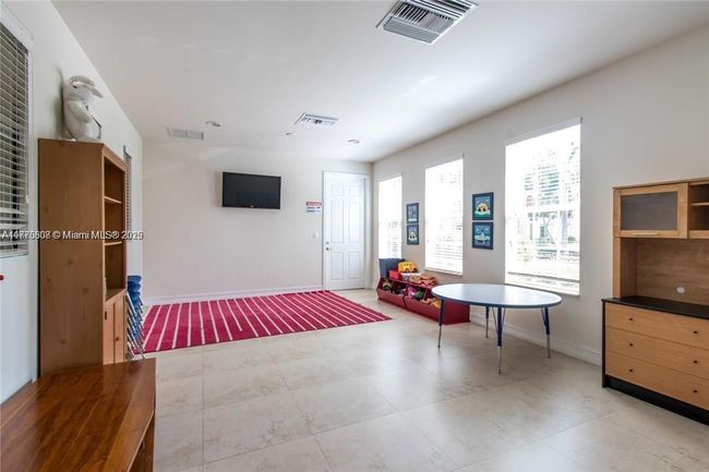611 - 611 Sw 1 St Ter, Townhouse with 3 bedrooms, 4 bathrooms and null parking in Pompano Beach FL | Image 17