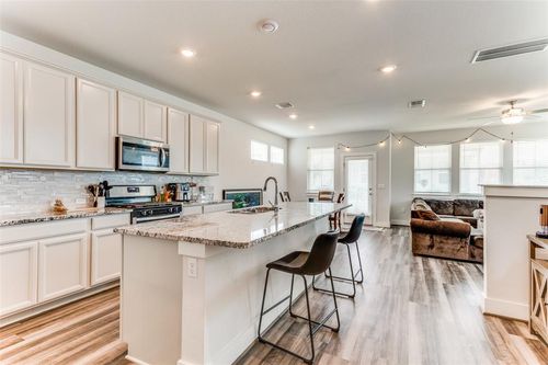 7400 Wynkoop Ct, Austin, TX, 78744-4587 | Card Image