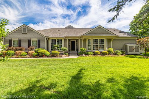 2493 Wildbrook Run, Bloomfield Hills, MI, 48304 | Card Image