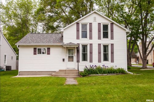 102 S Garden St, Mount Pulaski, IL, 62548-1222 | Card Image