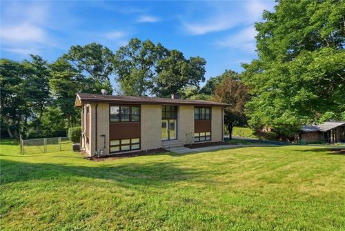1718 Mountainview Dr, Monroeville, PA, 15146-2057 | Card Image