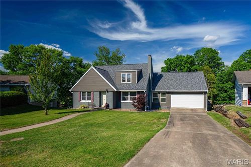 24 Camellia Dr, Cape Girardeau, MO, 63703-5720 | Card Image
