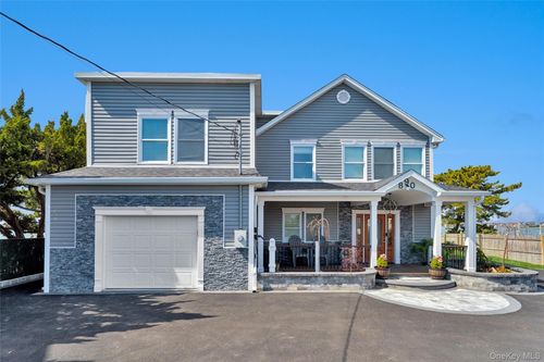890 Long Beach Ave, Freeport, NY, 11520-6305 | Card Image