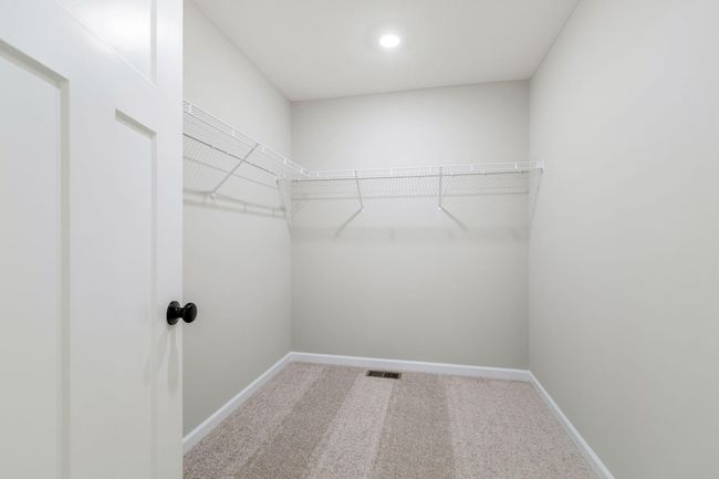 Owners Closet | Image 38