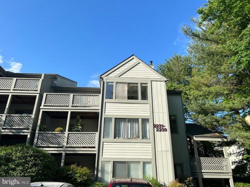 2239-2239 Hunters Run Dr, RESTON, VA, 20191-2832 | Card Image