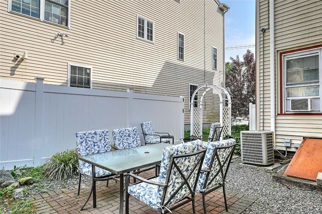 APT-3 - 20 7 Th St, Condo with 2 bedrooms, 1 bathrooms and 2 parking in Providence RI | Image 31