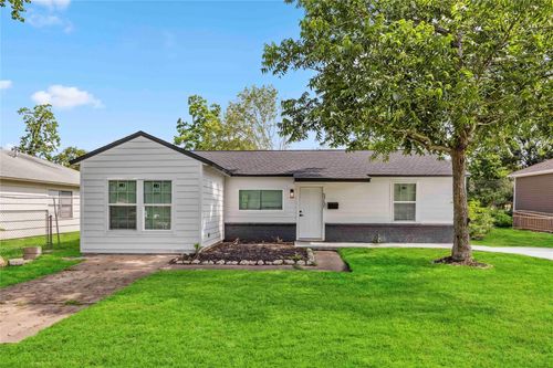 5751 Belmark St, Houston, TX, 77033-2145 | Card Image