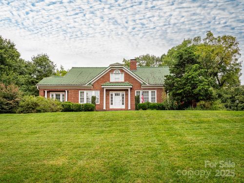 121 Louise Dr Se, Concord, NC, 28025-3670 | Card Image