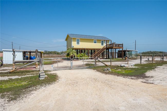 326 E 10 Th St, House other with 1 bedrooms, 2 bathrooms and null parking in Rockport TX | Image 4