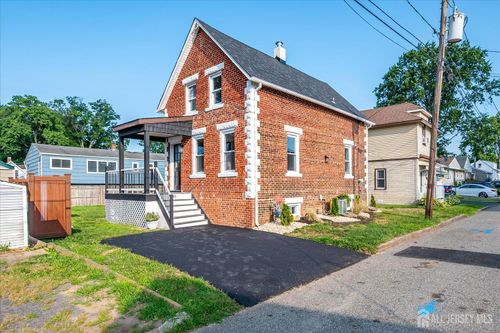 16 Woodview Ave, Fords, NJ, 08863-1723 | Card Image