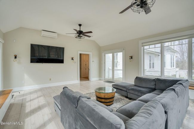21 Stockbridge Rd, House other with 6 bedrooms, 4 bathrooms and null parking in West Stockbridge MA | Image 8