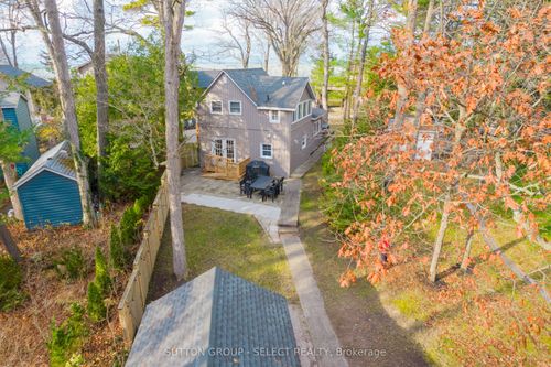 42 Shoreline Dr N, Lambton Shores, ON, N0M1T0 | Card Image