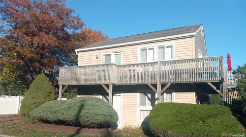 apt-3-95 Springville Rd, Hampton Bays, NY, 11946-2205 | Card Image