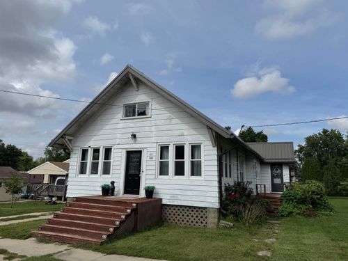 105 Wemple St, Parkersburg, IA, 50665-2006 | Card Image