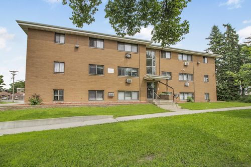 165 Wheelock Pkwy W, Saint Paul, MN, 55117-5717 | Card Image