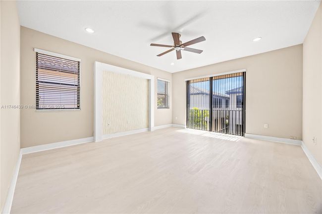3346 W 96 Th Pl, House other with 3 bedrooms, 3 bathrooms and null parking in Hialeah FL | Image 35