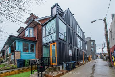 138 St Clarens Ave, House other with 2 bedrooms, 4 bathrooms and 1 parking in Toronto ON | Image 1