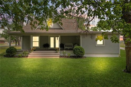 308 N Clark St, Lawson, MO, 64062-9206 | Card Image