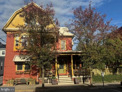 11 N Wayne St, LEWISTOWN, PA, 17044-1771 | Card Image